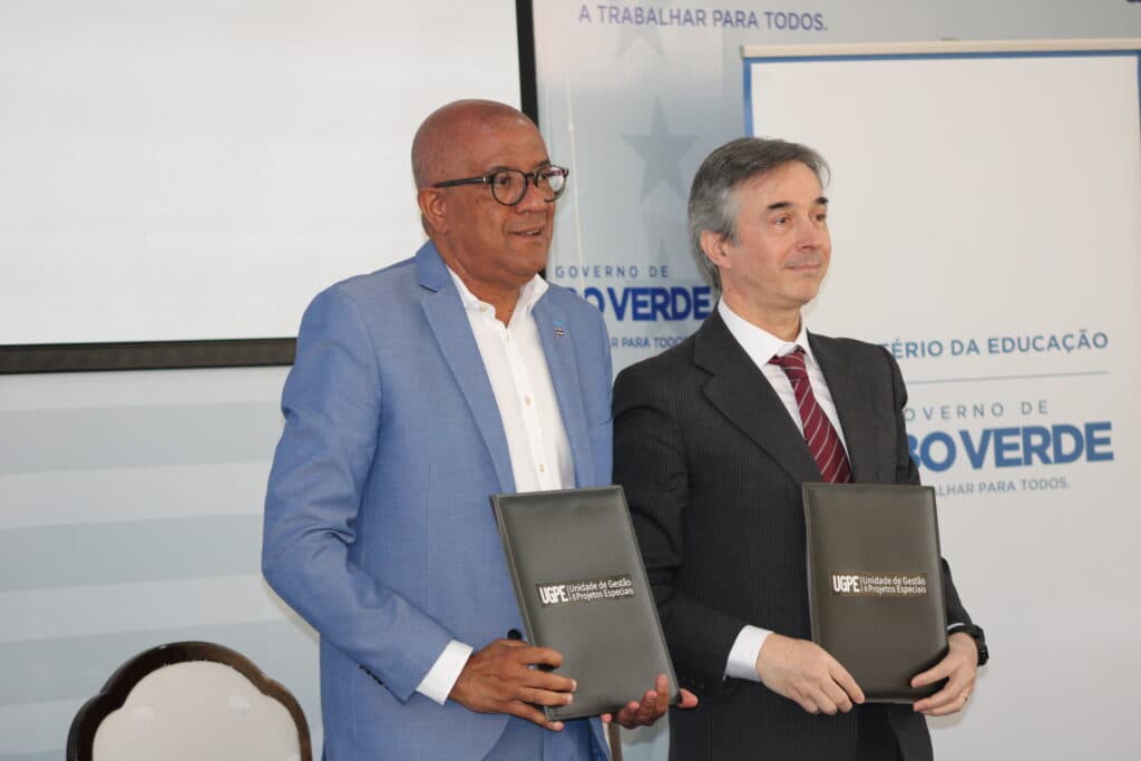 UGPE assina contrato com a EduQA para apoiar implementação do PISA Escolar em Cabo Verde